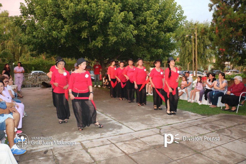 Los abuelos festejaron junto a familiares y amigos el cierre de fin de