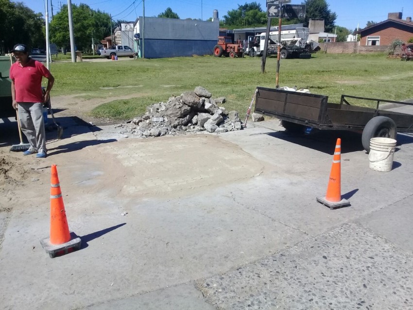 Polvo de piedra, bacheo y limpieza de canal a cielo abierto