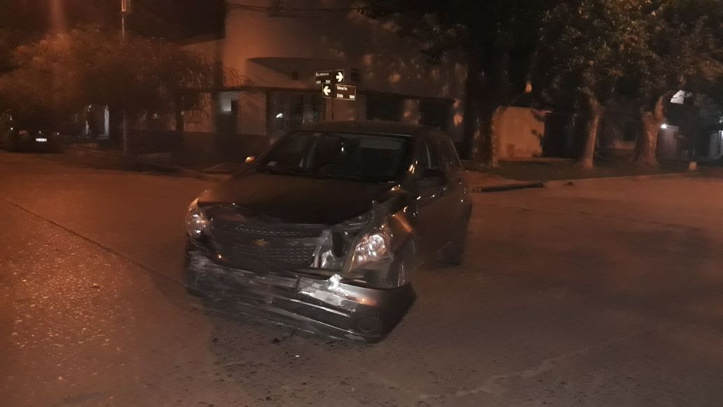 Choque deja a dos personas con heridas leves