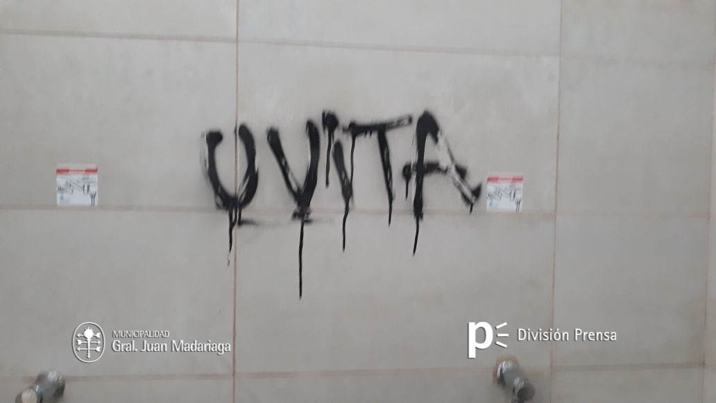 Nuevos actos vandlicos en los baos de la terminal