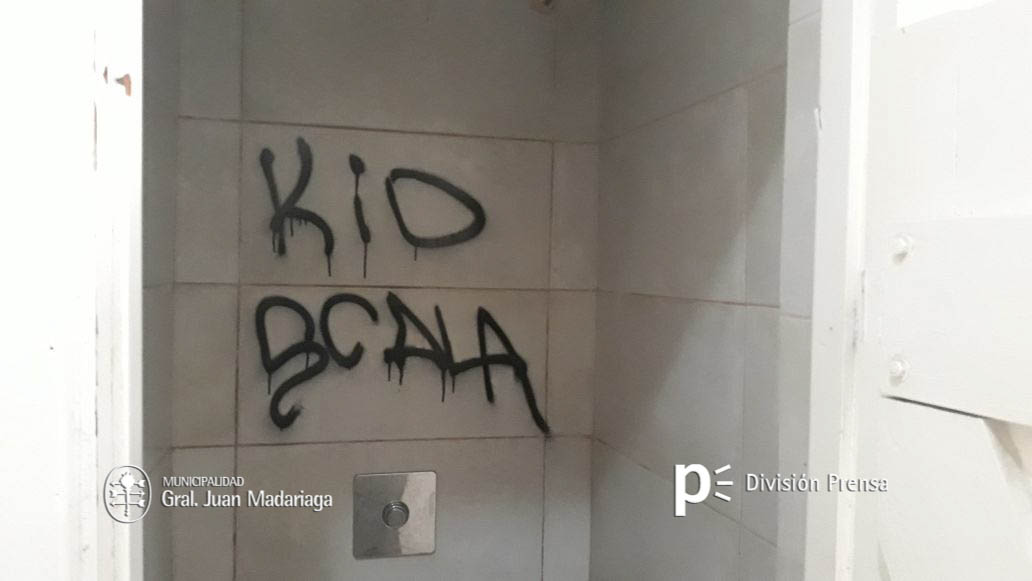 Nuevos actos vandlicos en los baos de la terminal