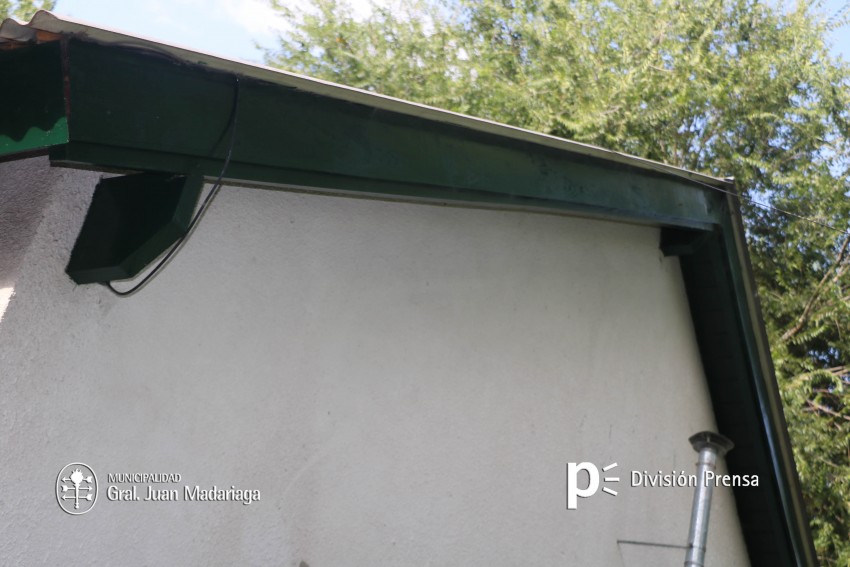 Casita de Chocolate: Realizan trabajos de pintura en la totalidad de l