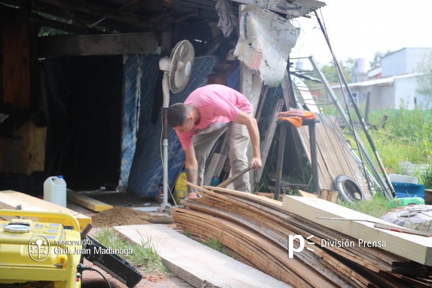El municipio reconstruye la vivienda afectada por un incendio