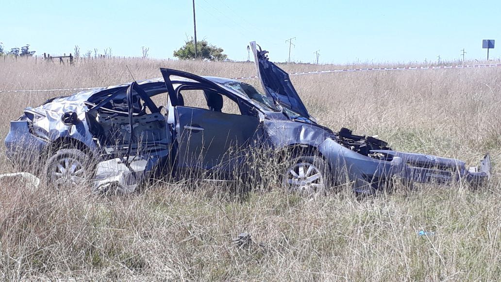 Vuelco deja 4 heridos en el camino a La Tablada