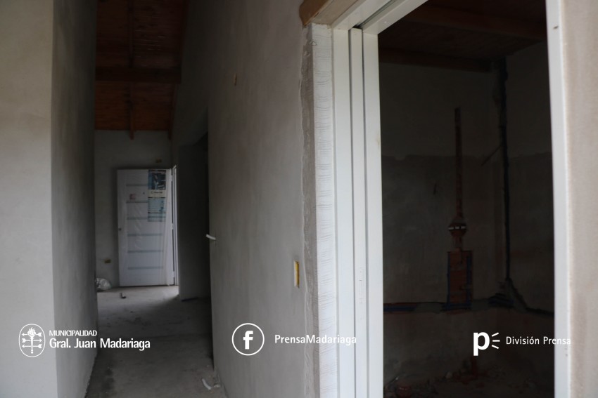 Santoro visit la obra de las 50 viviendas y destac su calidad