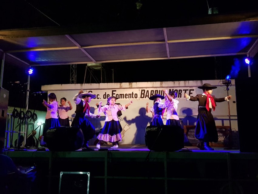 Folclore en los barrios colm las expectativas en el Norte
