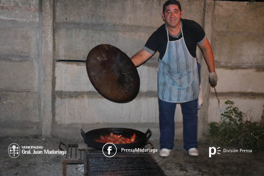 Los vecinos del barrio Belgrano tuvieron su noche de folclore