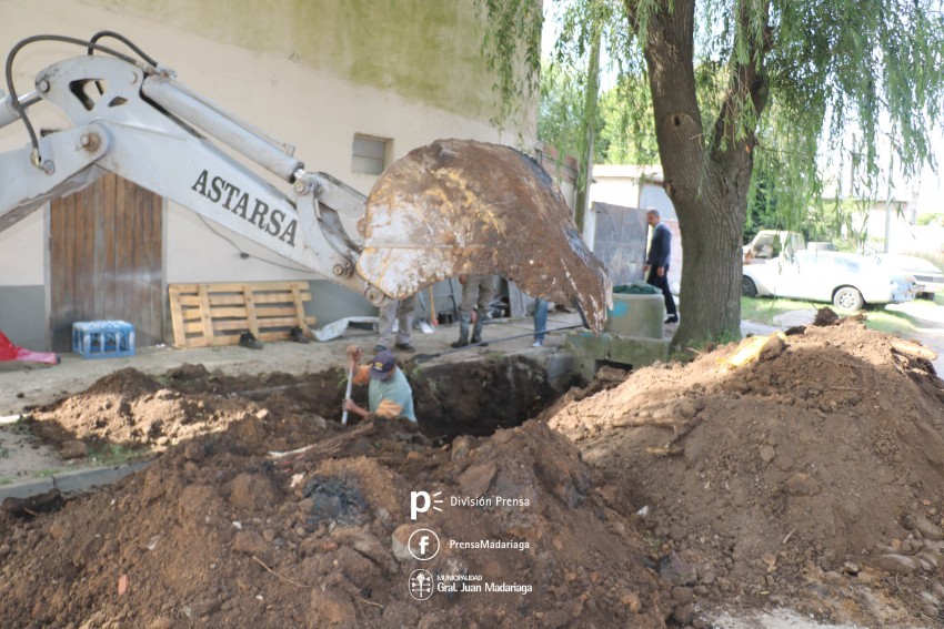 Trabajos de desagües en Pellegrini y Calle 10