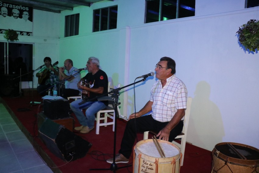 Los Saraseos recordaron a Argentino Luna en su flamante Centro Cultur