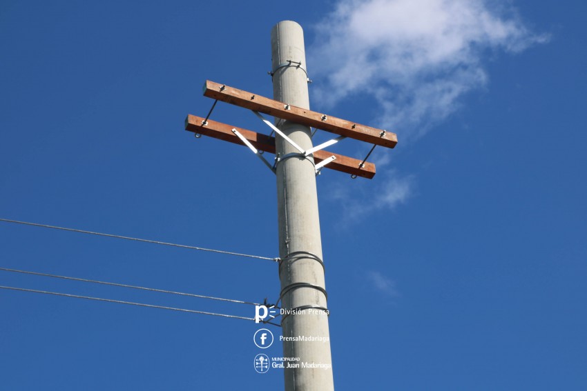 Instalarn un nuevo tendido elctrico sobre la calle Rivadavia