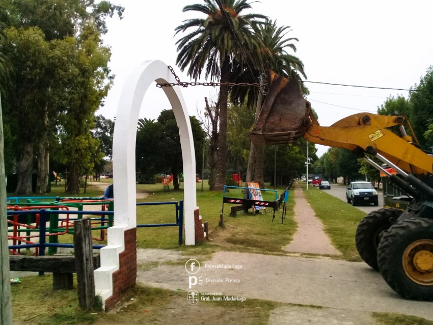 Derribaron el arco de ingreso al Parque Anchorena ante su posible cad