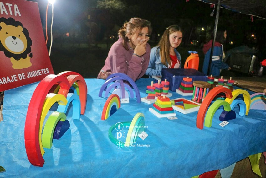 Qu juegos ofrecen los chicos del programa ENVIN en la feria de arte