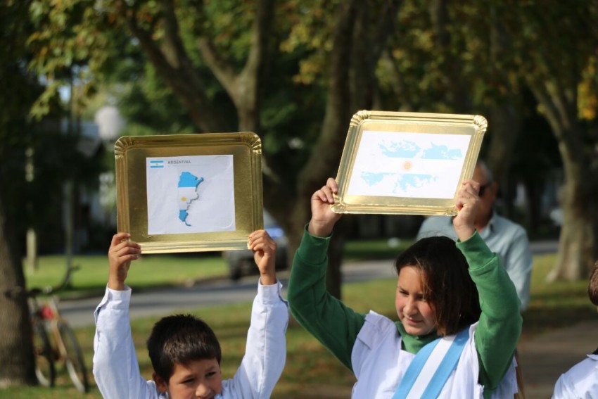 Con un emotivo acto recordaron a los veteranos y ca�dos en Malvinas