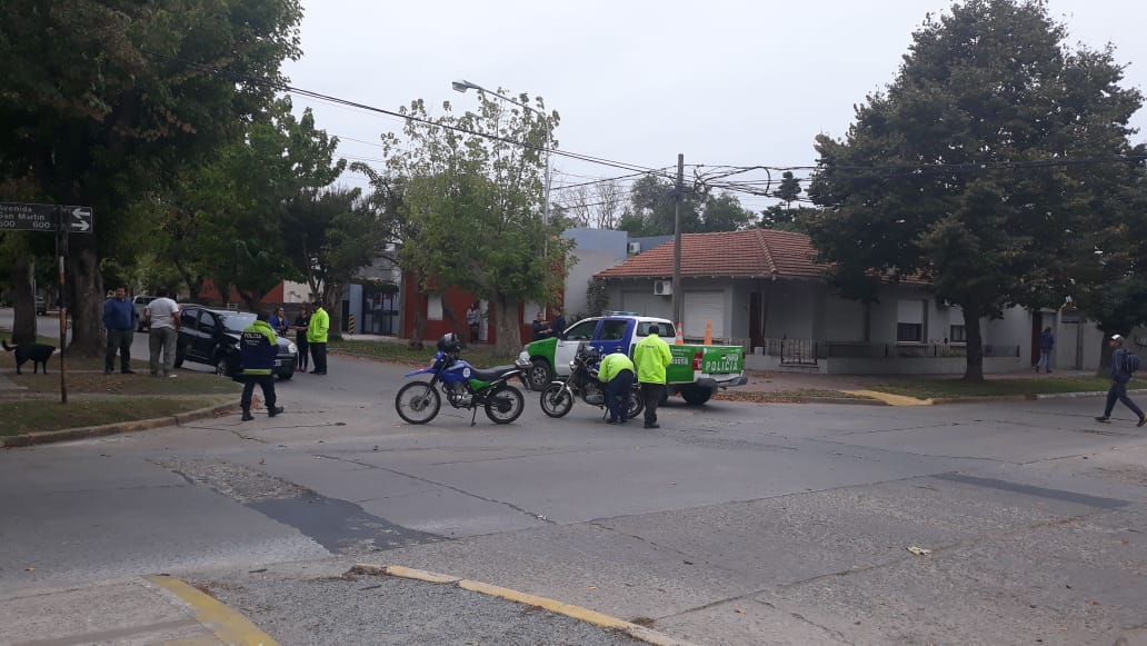 Choque provoca restricci�n a la circulaci�n de veh�culos