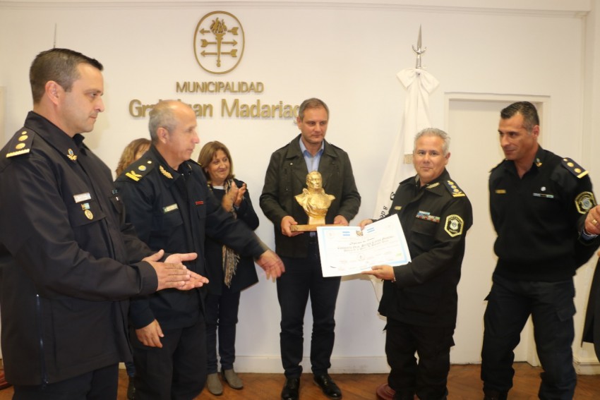 Reconocieron al comisario Sergio Gimnez con el premio Libertador Gene