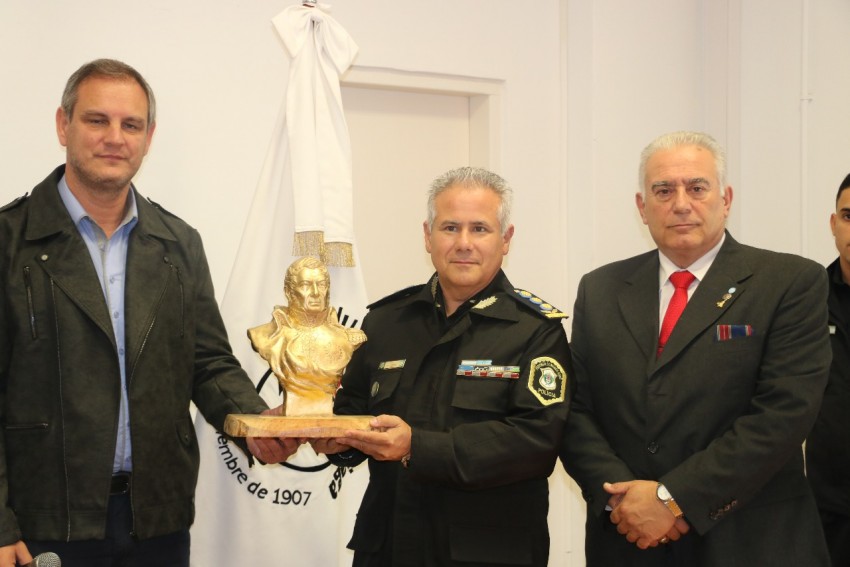 Reconocieron al comisario Sergio Gimnez con el premio Libertador Gene