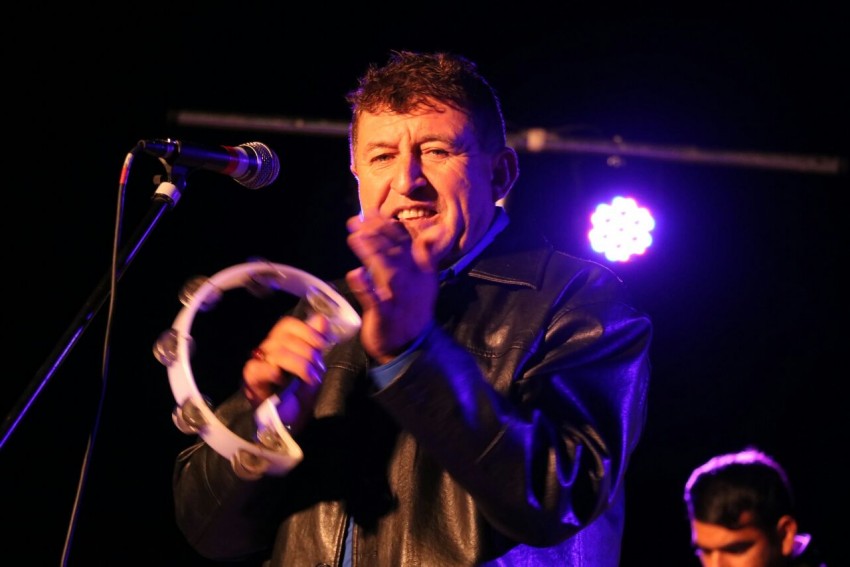 Folclore en los Barrios tuvo su noche de cierre en el Anfiteatro del B