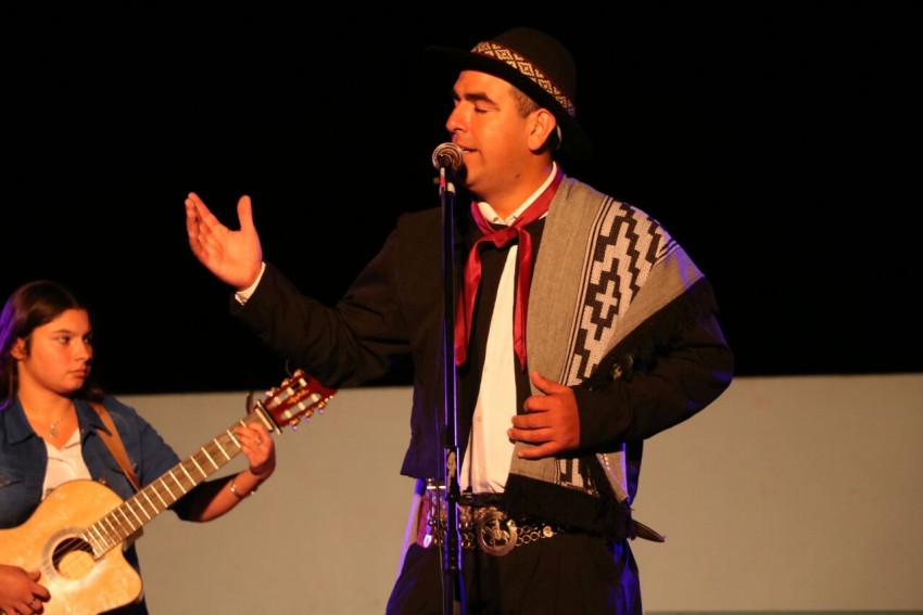 Folclore en los Barrios tuvo su noche de cierre en el Anfiteatro del B