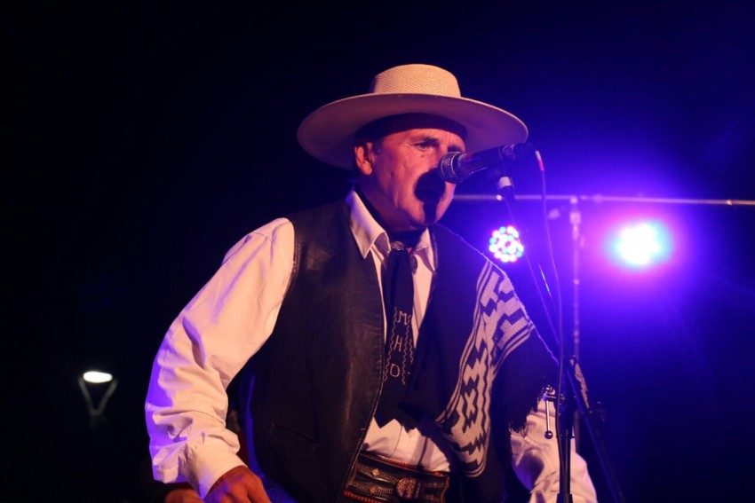 Folclore en los Barrios tuvo su noche de cierre en el Anfiteatro del B