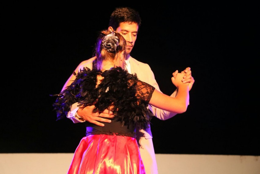 Folclore en los Barrios tuvo su noche de cierre en el Anfiteatro del B