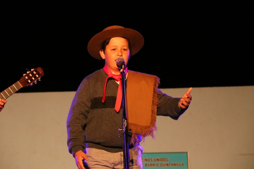 Folclore en los Barrios tuvo su noche de cierre en el Anfiteatro del B