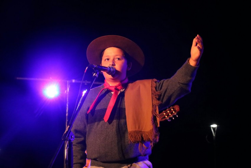 Folclore en los Barrios tuvo su noche de cierre en el Anfiteatro del B