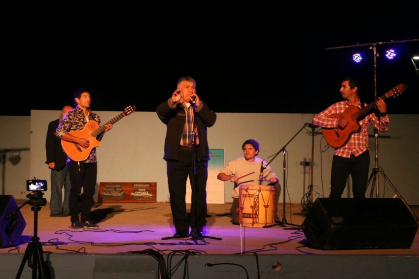 Folclore en los Barrios tuvo su noche de cierre en el Anfiteatro del B