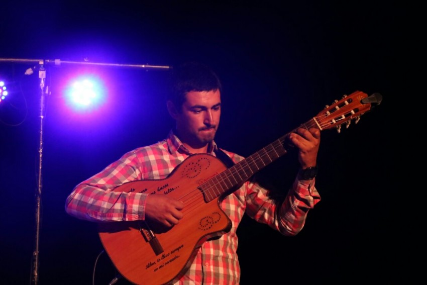 Folclore en los Barrios tuvo su noche de cierre en el Anfiteatro del B