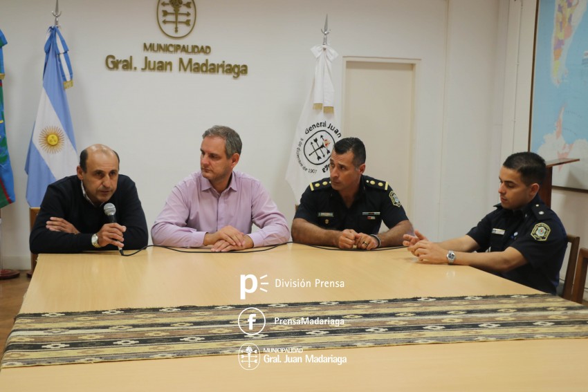 Atraparon a R�os por publicar en Facebook fotos con una campera que ha