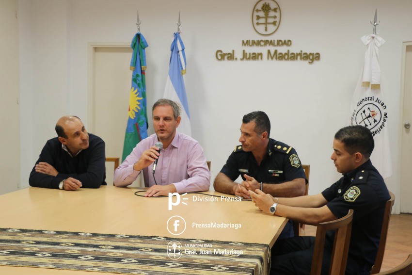 Atraparon a R�os por publicar en Facebook fotos con una campera que ha