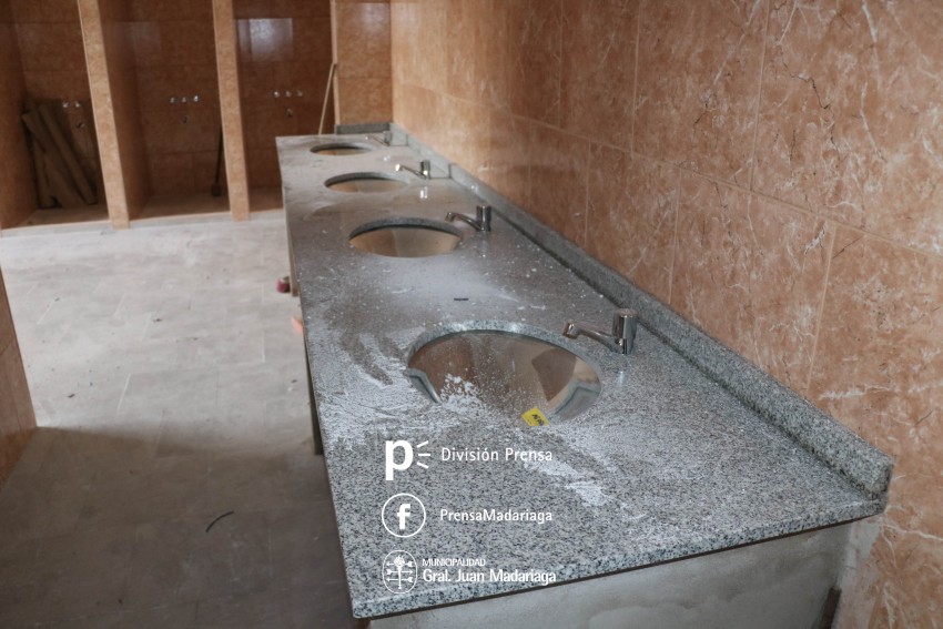 Ultiman detalles para la inauguracin de las obras en el gimnasio del 