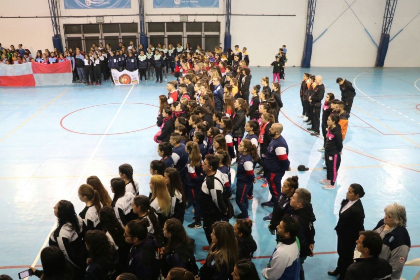 Quedaron inaugurados los vestuarios del Polideportivo y el Torneo Arge