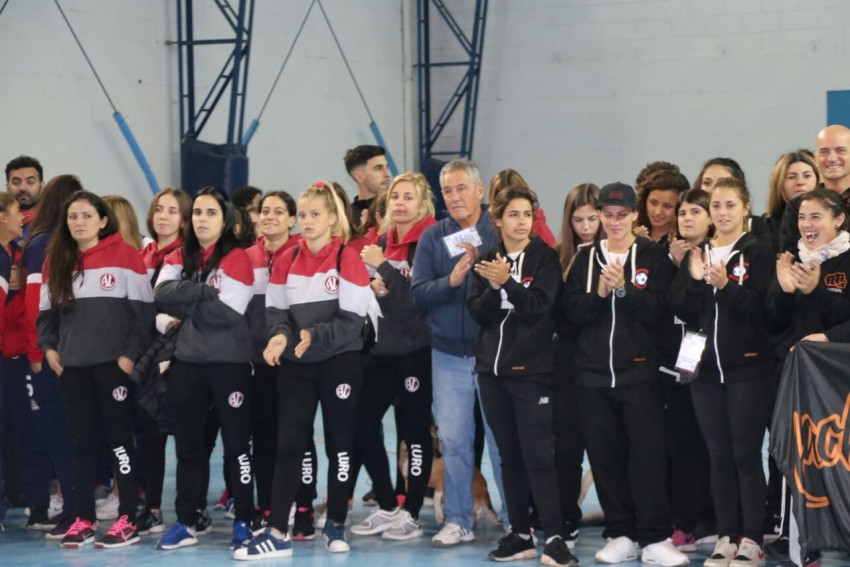 Quedaron inaugurados los vestuarios del Polideportivo y el Torneo Arge