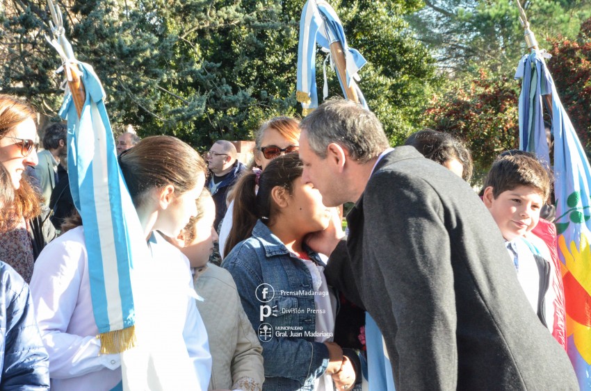 Coro, msica y baile en los actos por el 25 de Mayo