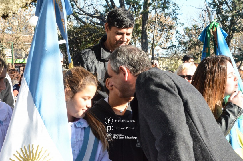 Coro, msica y baile en los actos por el 25 de Mayo