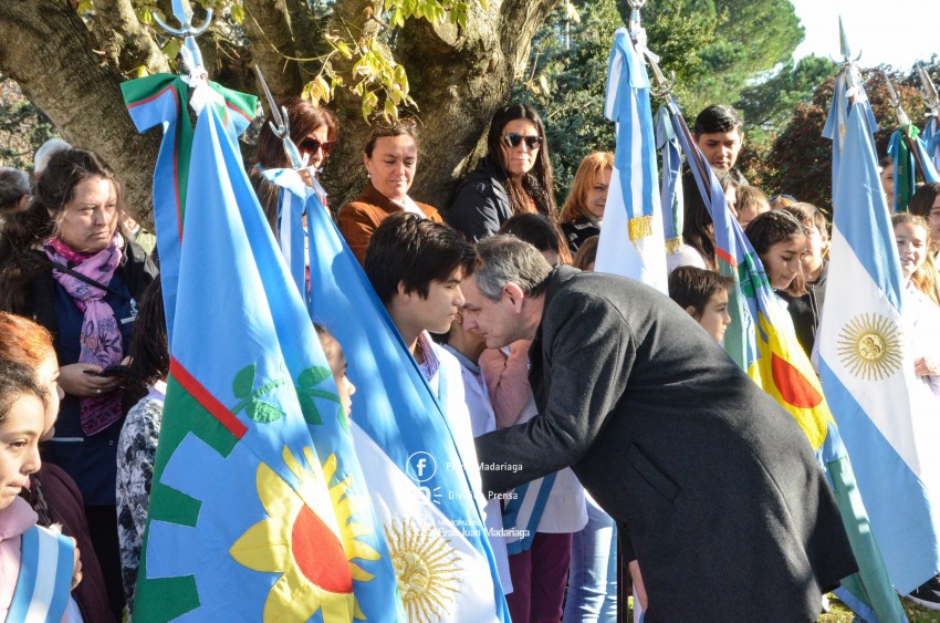 Coro, msica y baile en los actos por el 25 de Mayo