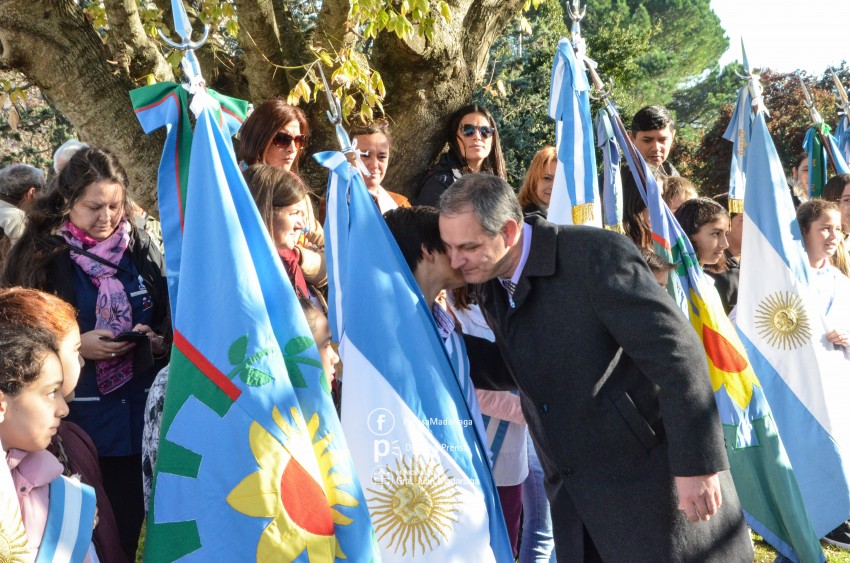 Coro, msica y baile en los actos por el 25 de Mayo