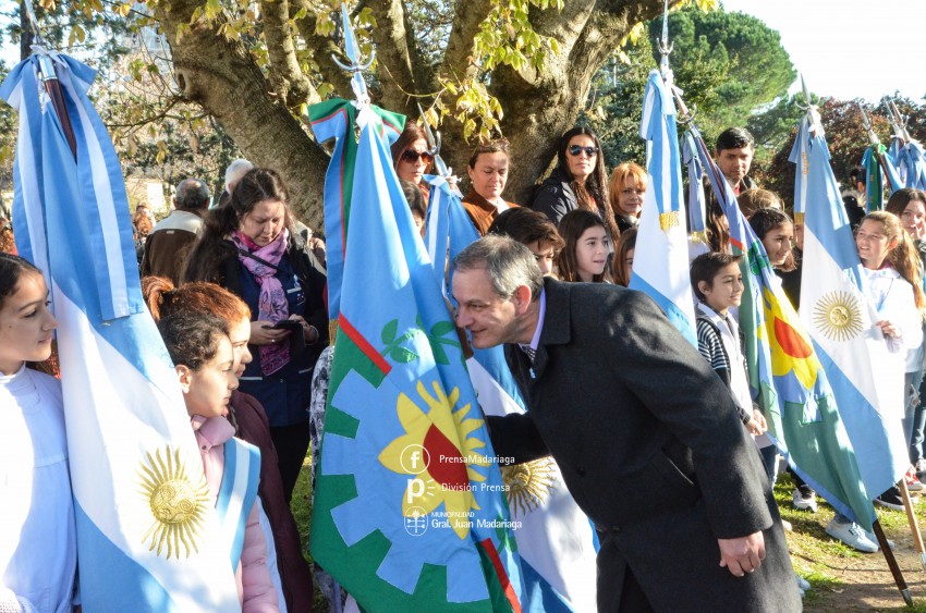 Coro, msica y baile en los actos por el 25 de Mayo