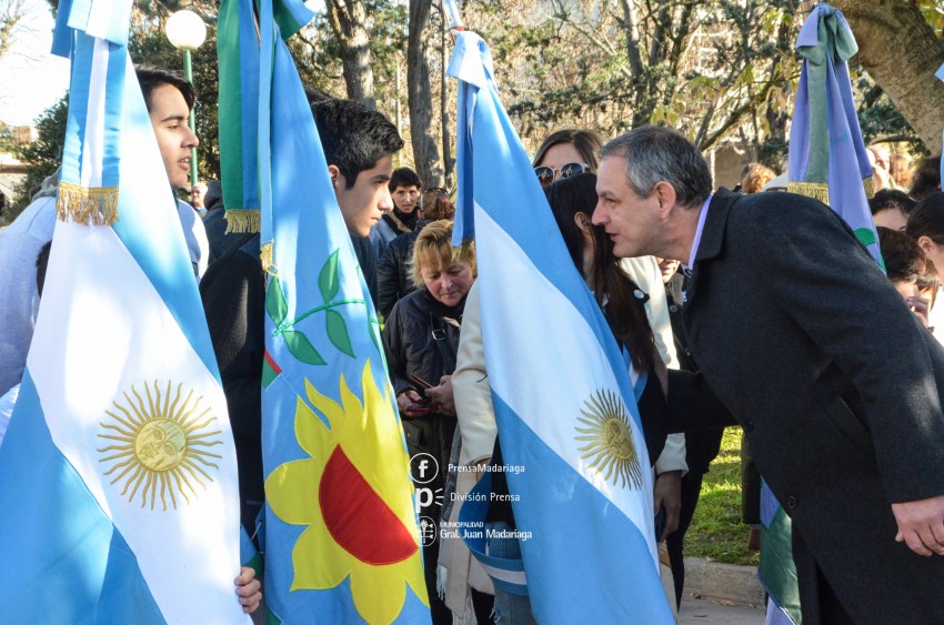 Coro, msica y baile en los actos por el 25 de Mayo