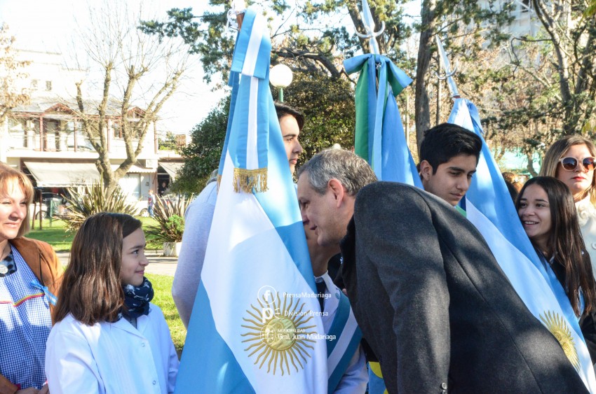 Coro, msica y baile en los actos por el 25 de Mayo