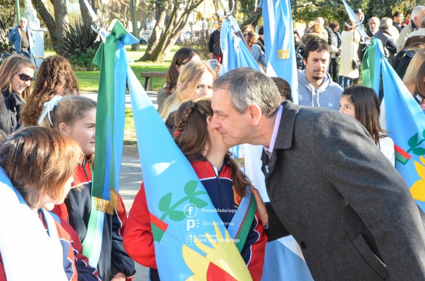 Coro, msica y baile en los actos por el 25 de Mayo