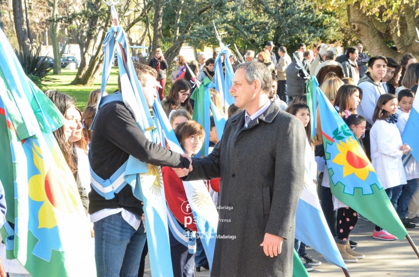 Coro, msica y baile en los actos por el 25 de Mayo