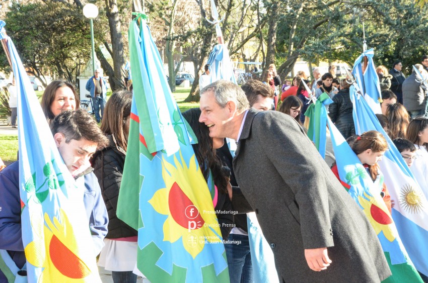 Coro, msica y baile en los actos por el 25 de Mayo