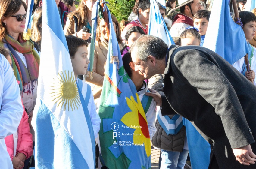 Coro, msica y baile en los actos por el 25 de Mayo