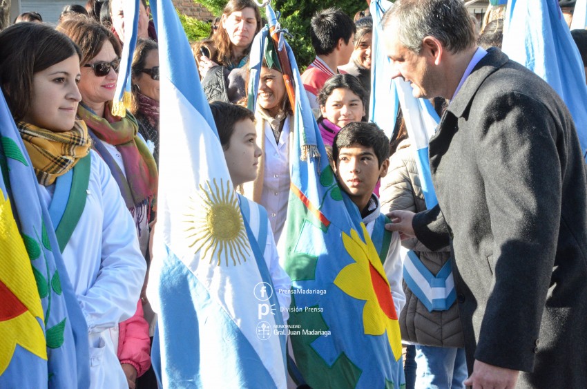 Coro, msica y baile en los actos por el 25 de Mayo