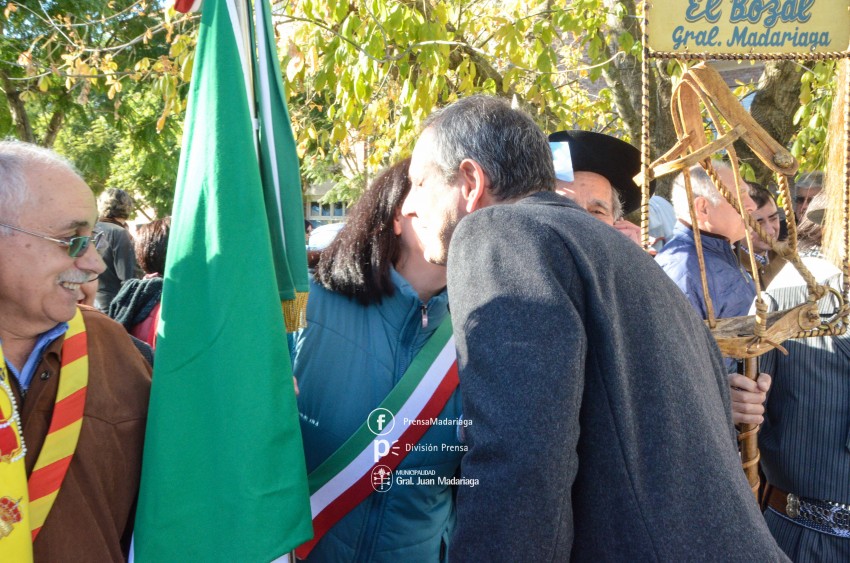 Coro, msica y baile en los actos por el 25 de Mayo
