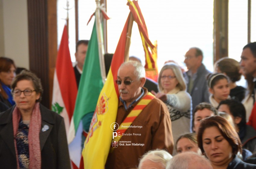 Coro, msica y baile en los actos por el 25 de Mayo