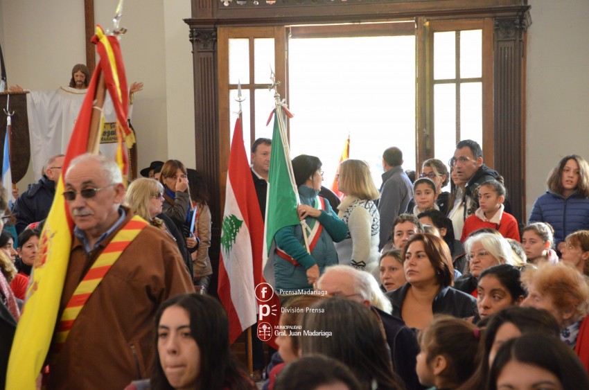 Coro, msica y baile en los actos por el 25 de Mayo
