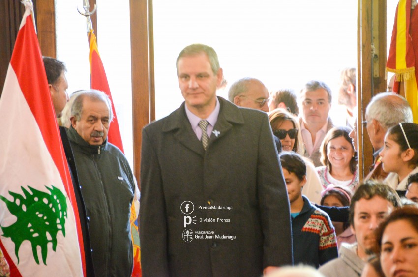 Coro, msica y baile en los actos por el 25 de Mayo