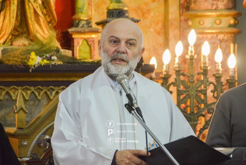 Coro, msica y baile en los actos por el 25 de Mayo